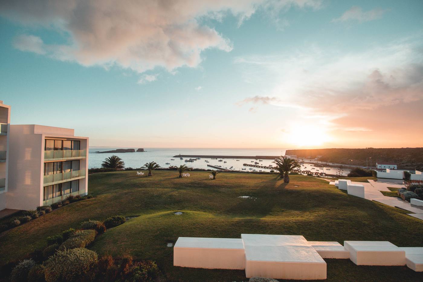 Memmo-Baleeira-Hotel-General-view-8
