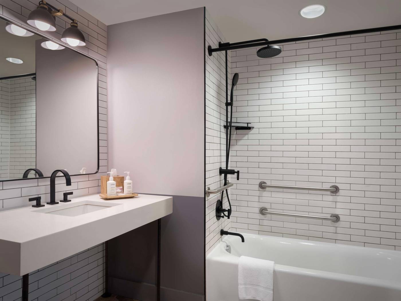 Freepoint-Hotel-Cambridge--a-Tapestry-Collection-Room-26