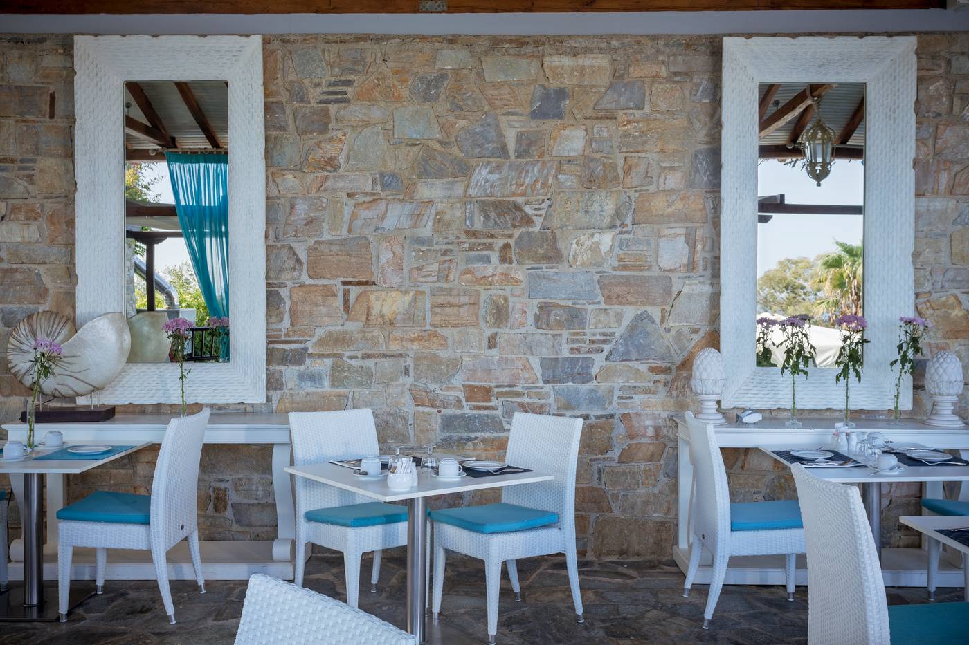 Aegean-Suites---Adult-Only-Restaurant-6