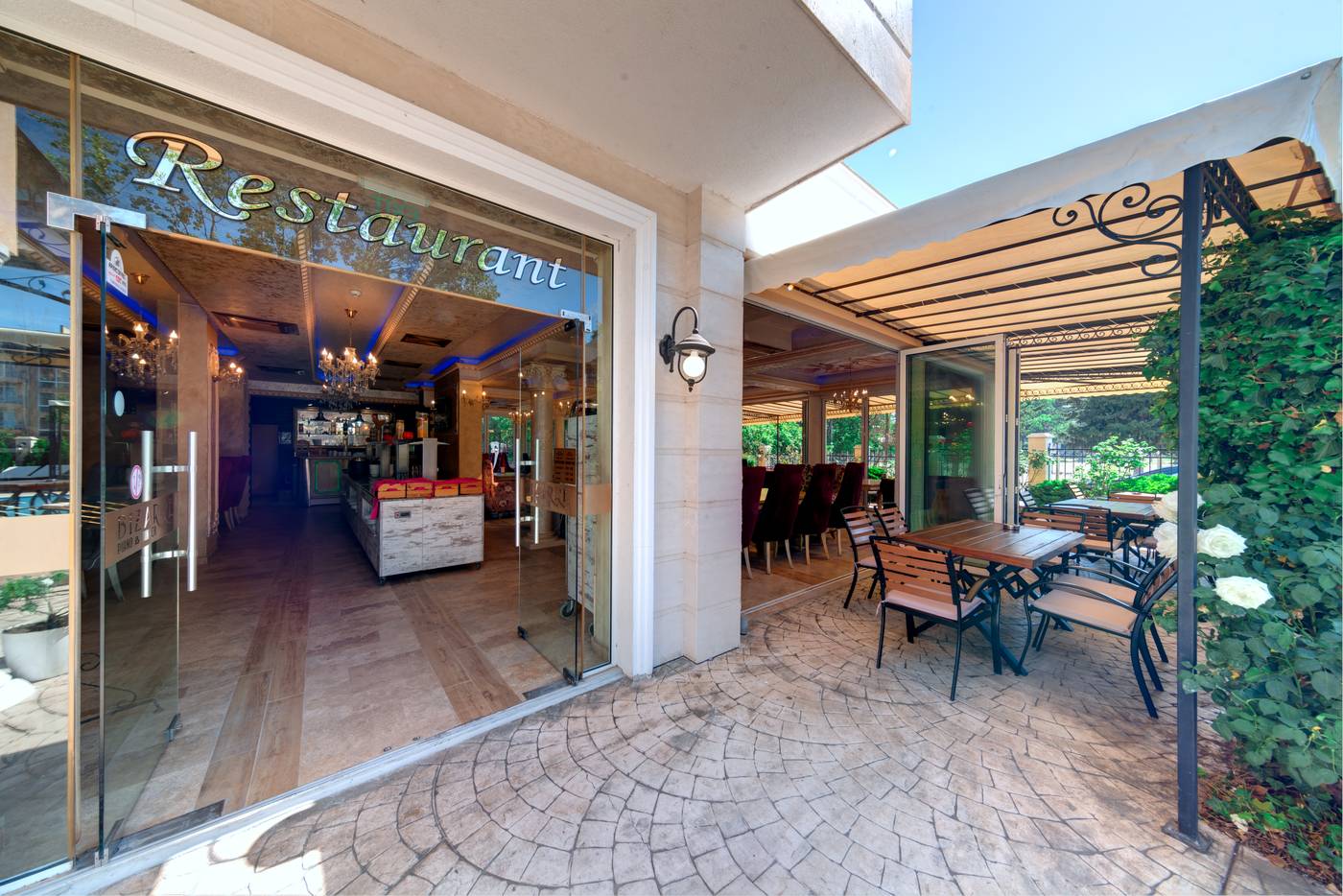 Avenue-Deluxe-Restaurant-7