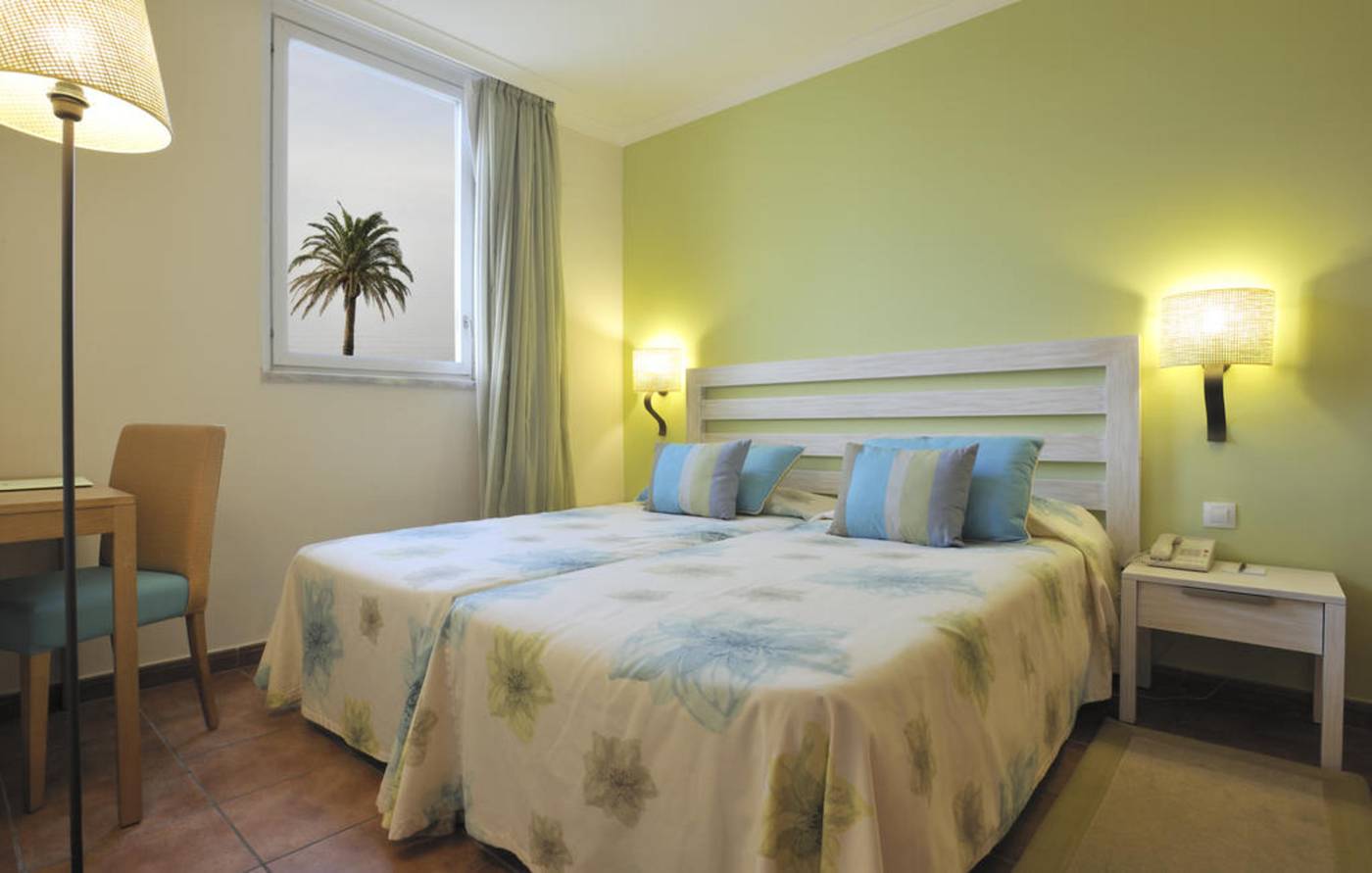 Pestana-Viking-Hotel---Resort-Room-13
