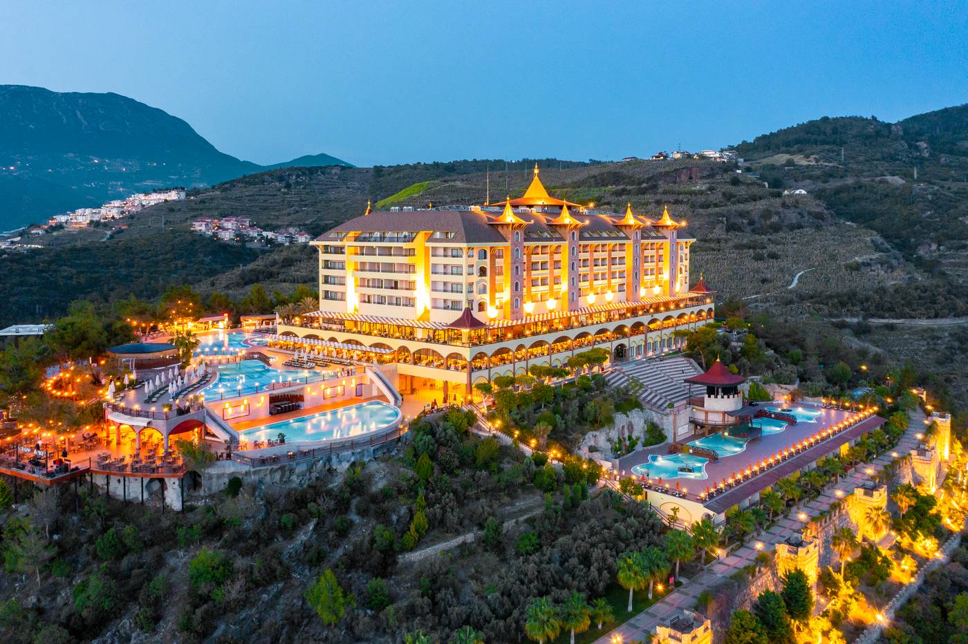 Utopia World Hotel