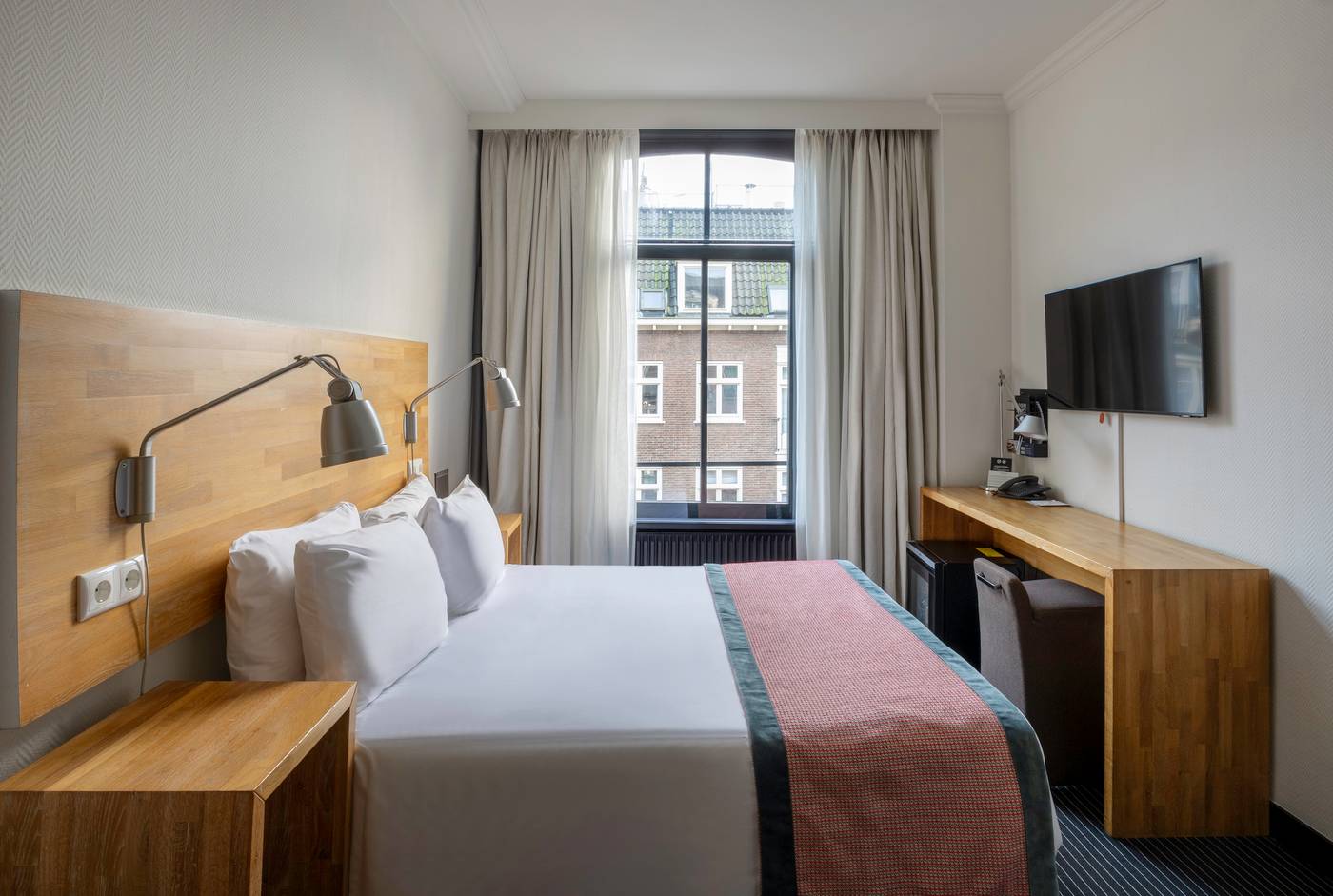 Catalonia-Vondel-Amsterdam-Room-31