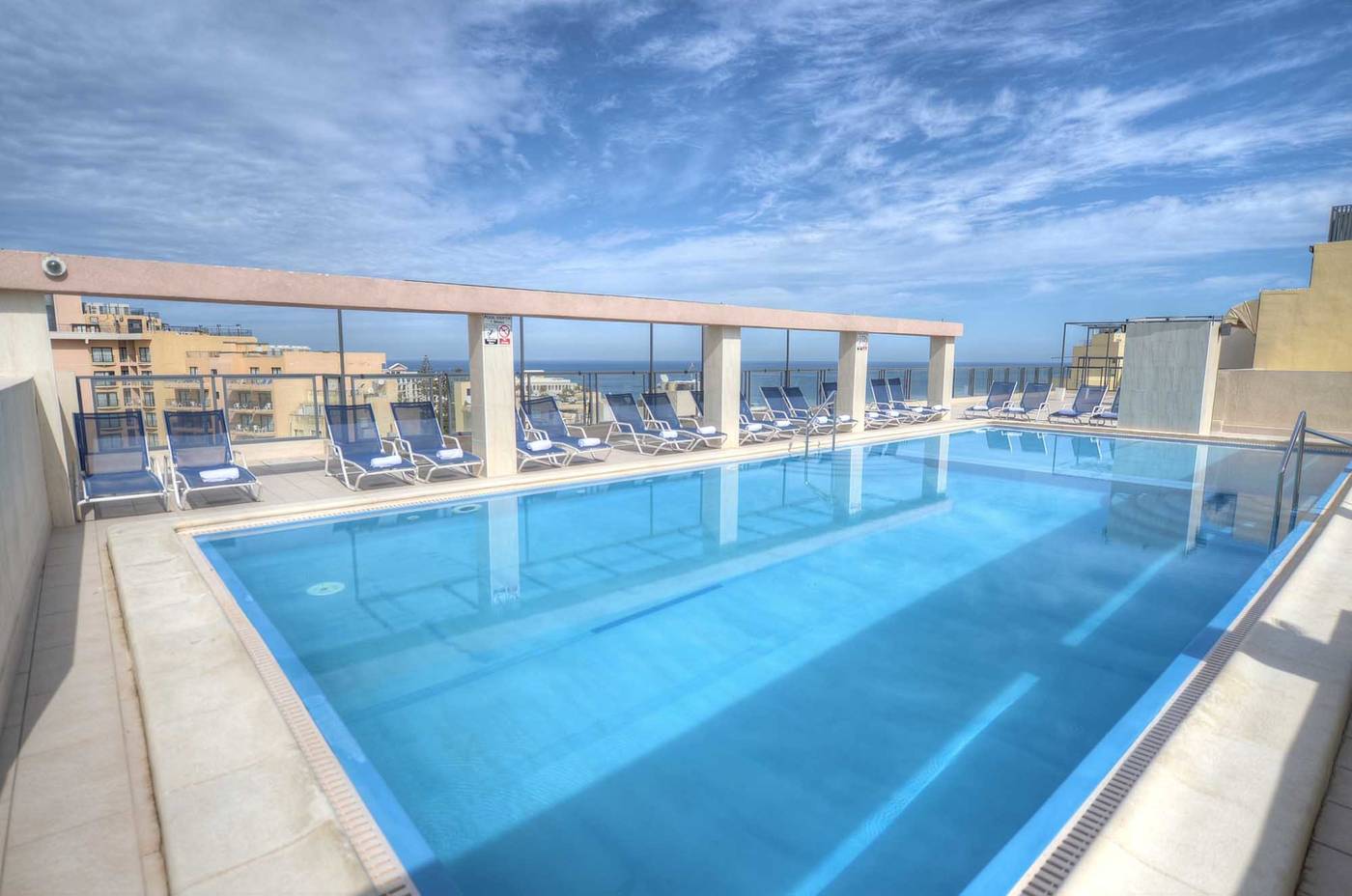 Alexandra-Hotel-Pool-1