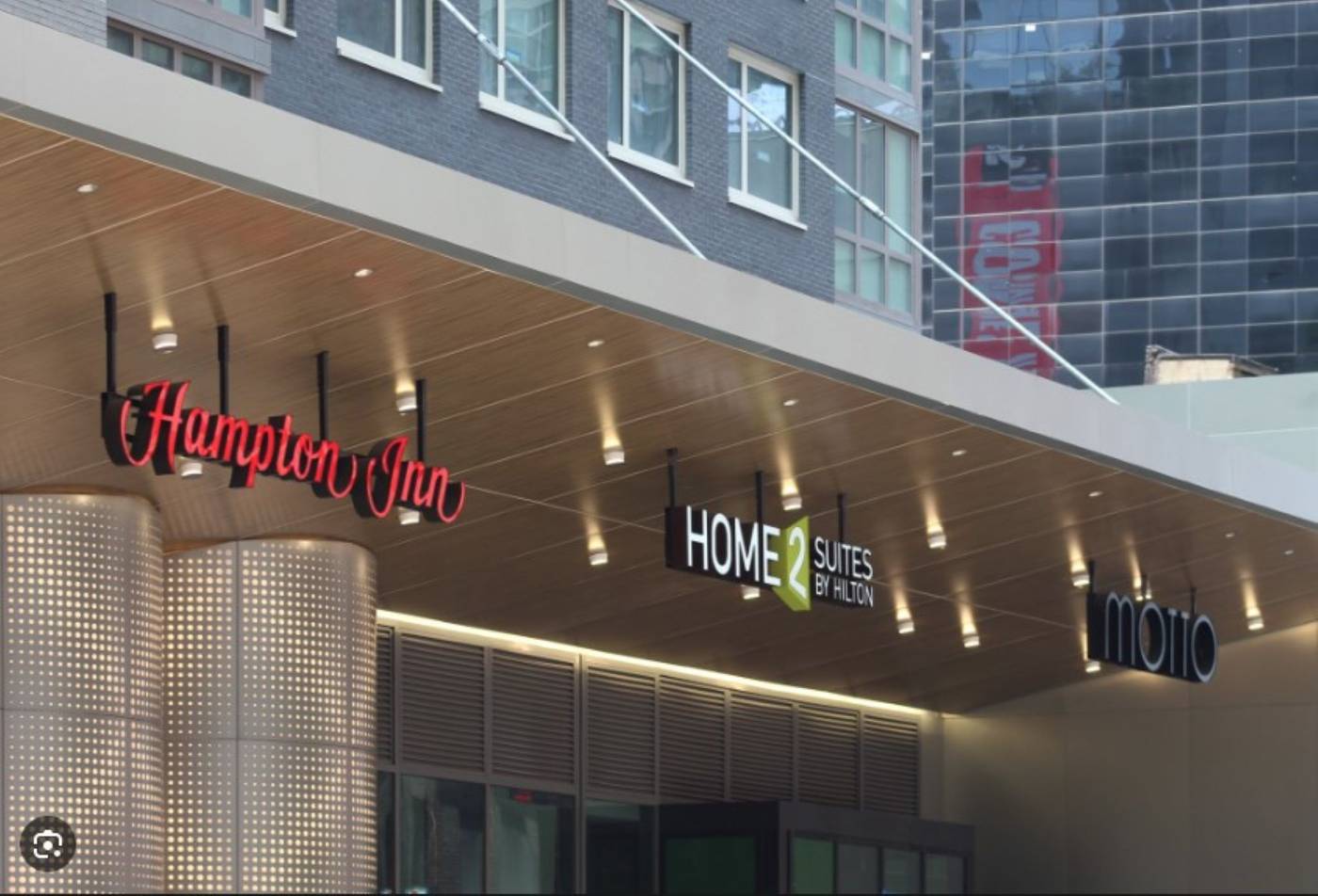 Hampton-Inn-New-York-Times-Square-General-view-12