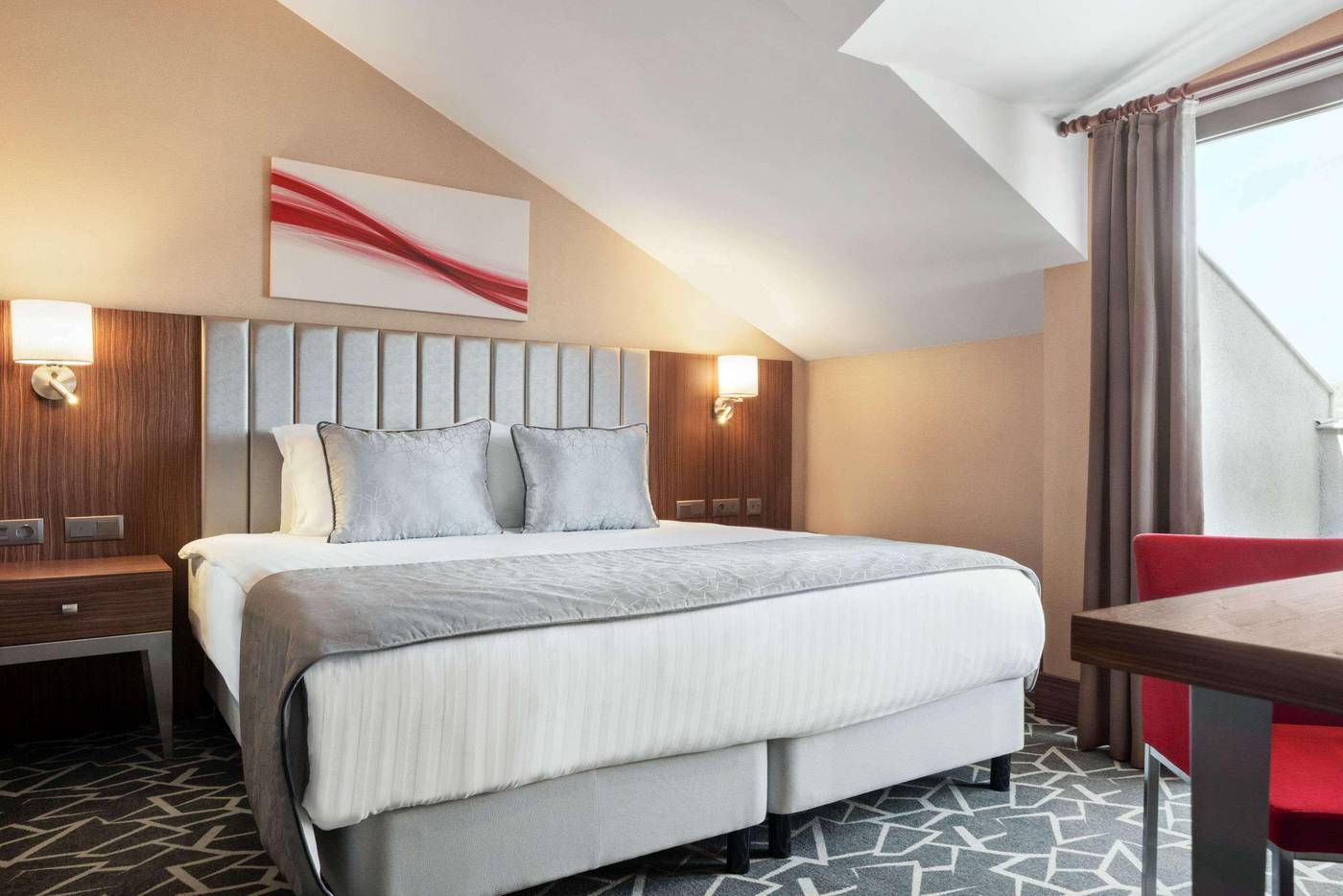 Ramada-by-Wyndham-Istanbul-Alibeykoy-Room-19