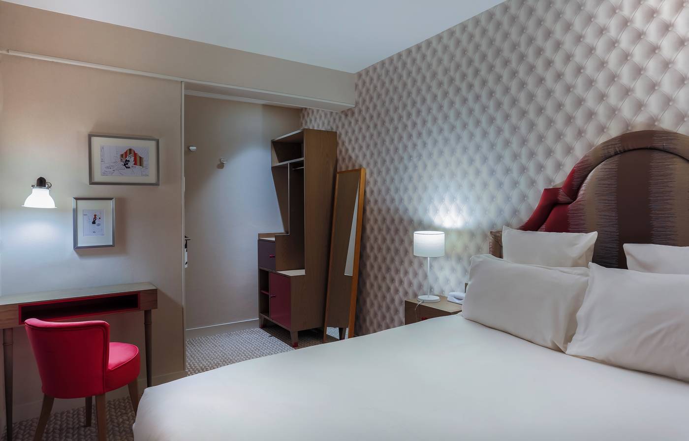 Hotel-La-Parizienne-Room-15