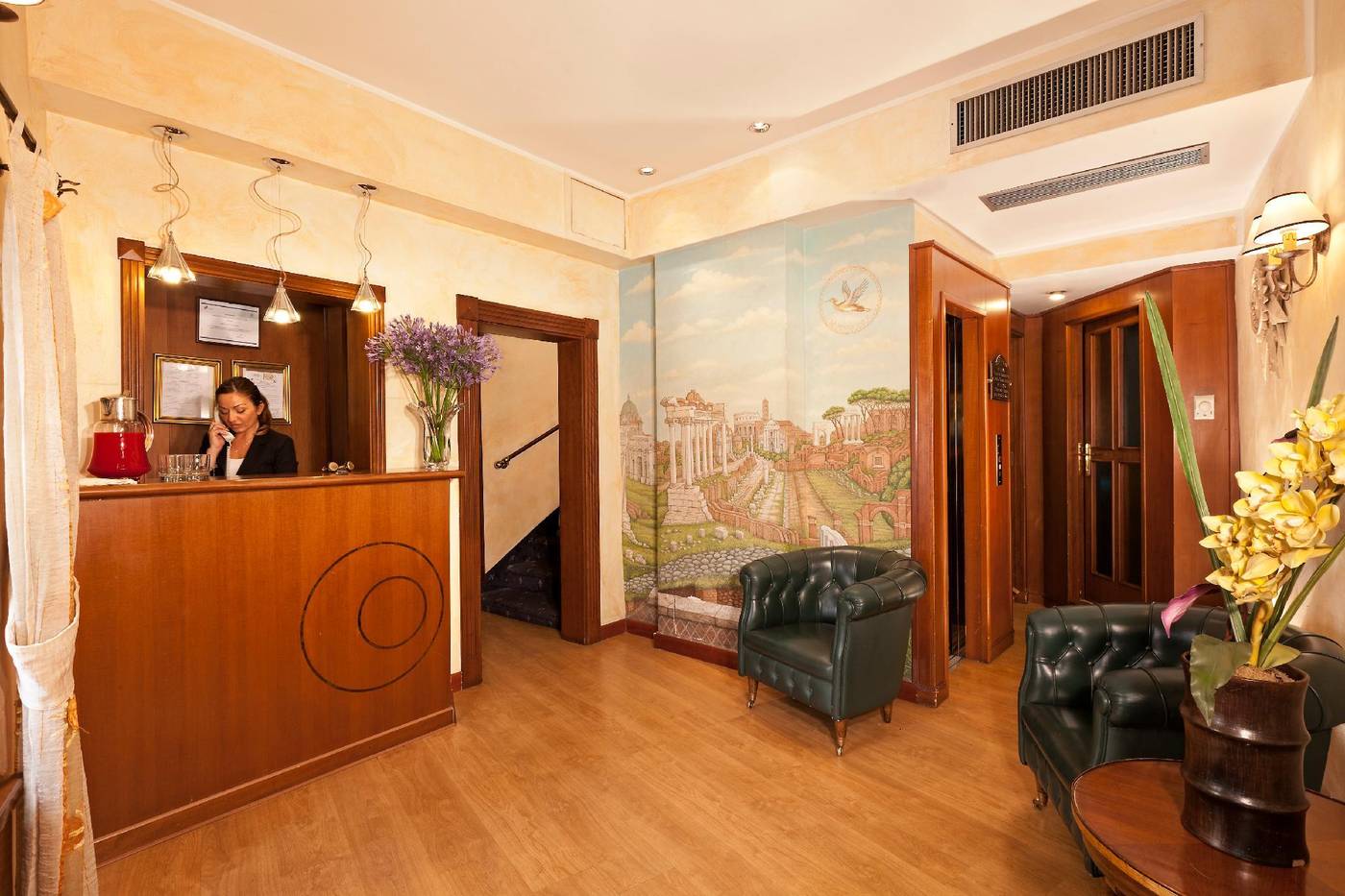 La Fenice-Italy-ROMA-Lobby-6