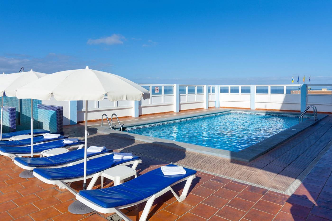 HC-Hotel-Magec-Pool-4