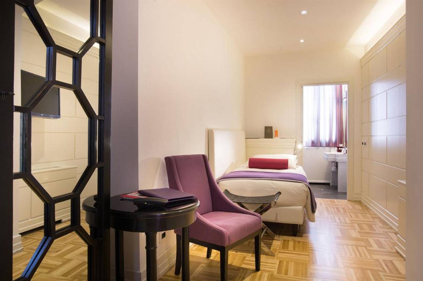 Hotel-Number-Nine-Room-52