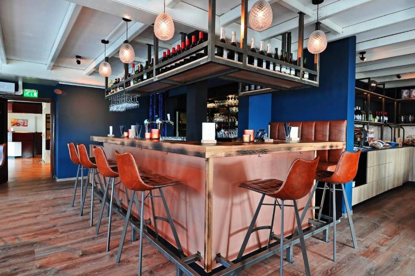 Herbergh-Amsterdam-Airport-Bar-11