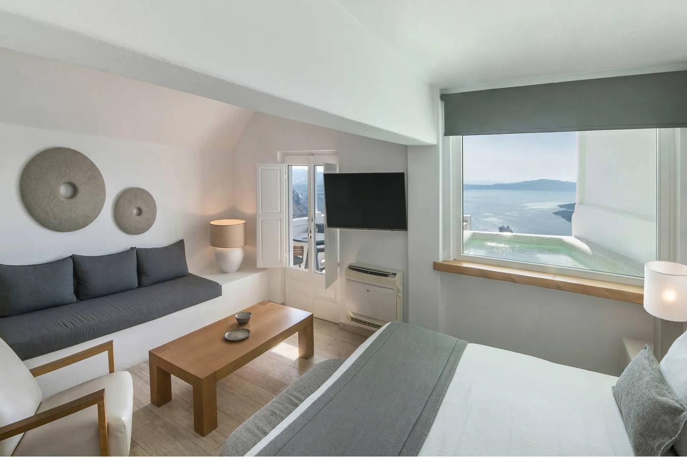 Aqua-Luxury-Suites-Room-26