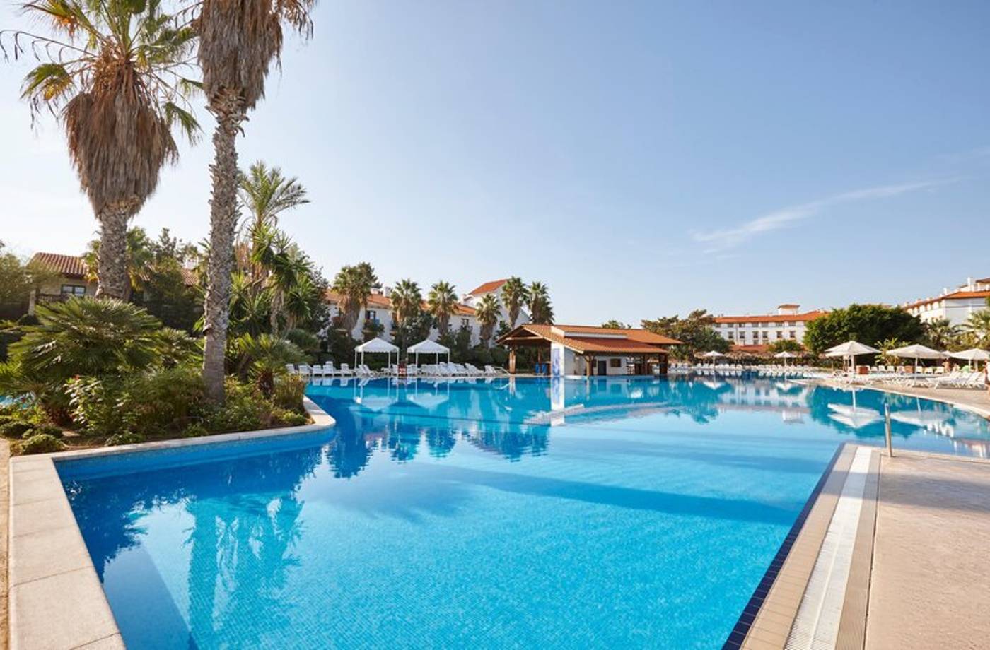 PortAventura-Hotel-El-Paso---Theme-Park-Pool-3