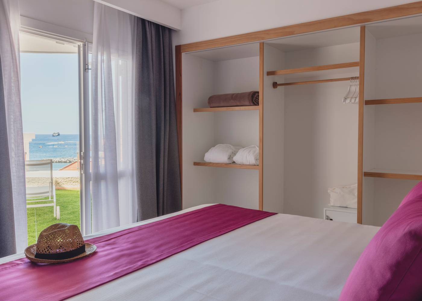 Flamingo-Beach-Mate-Room-39