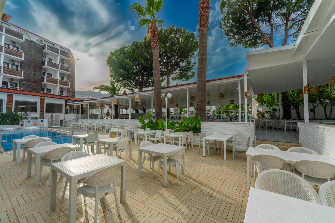 Club-Munamar-Beach-Resort-Restaurant-10