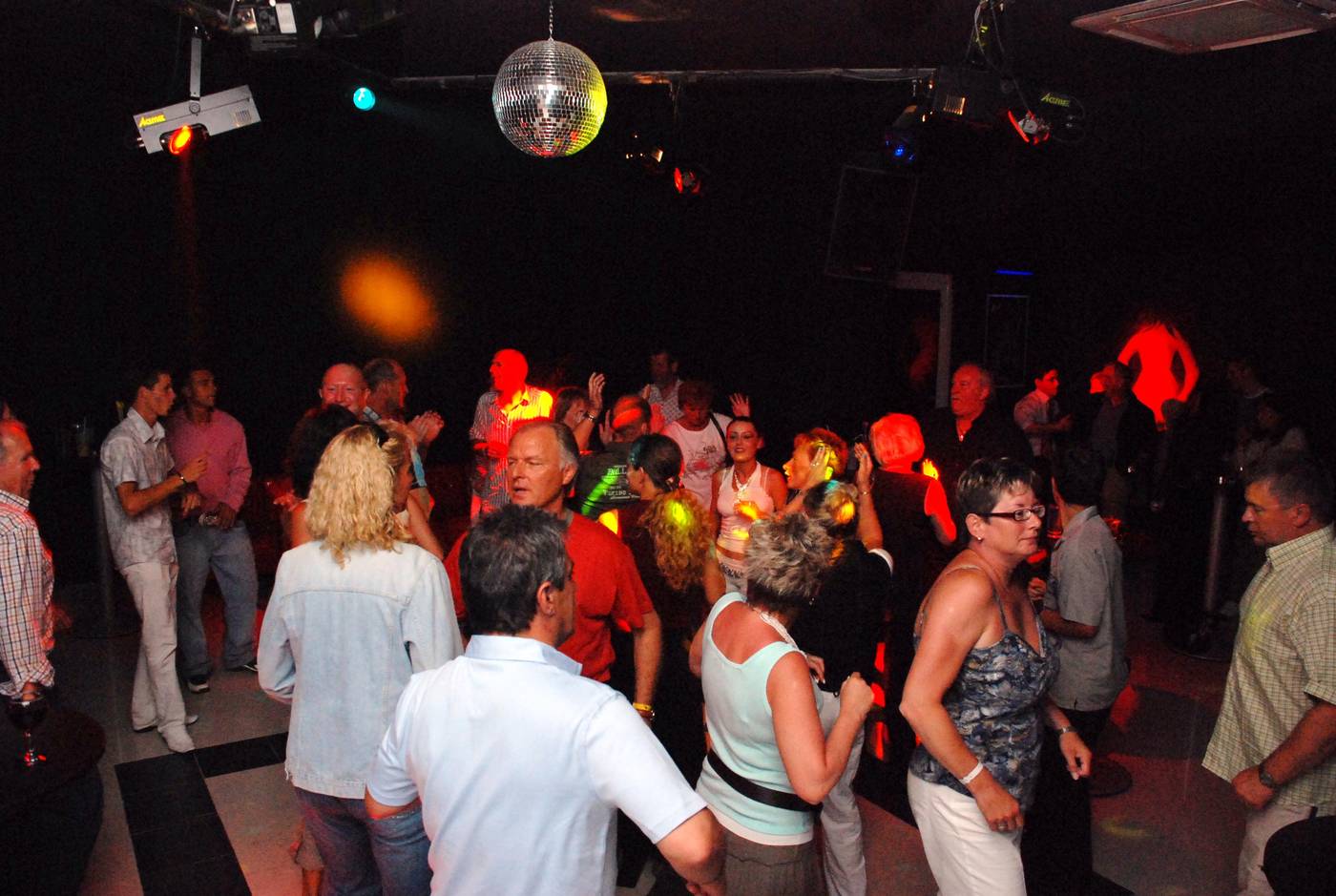 Febeach-Hotel-Side-Sports-and-Entertainment-27