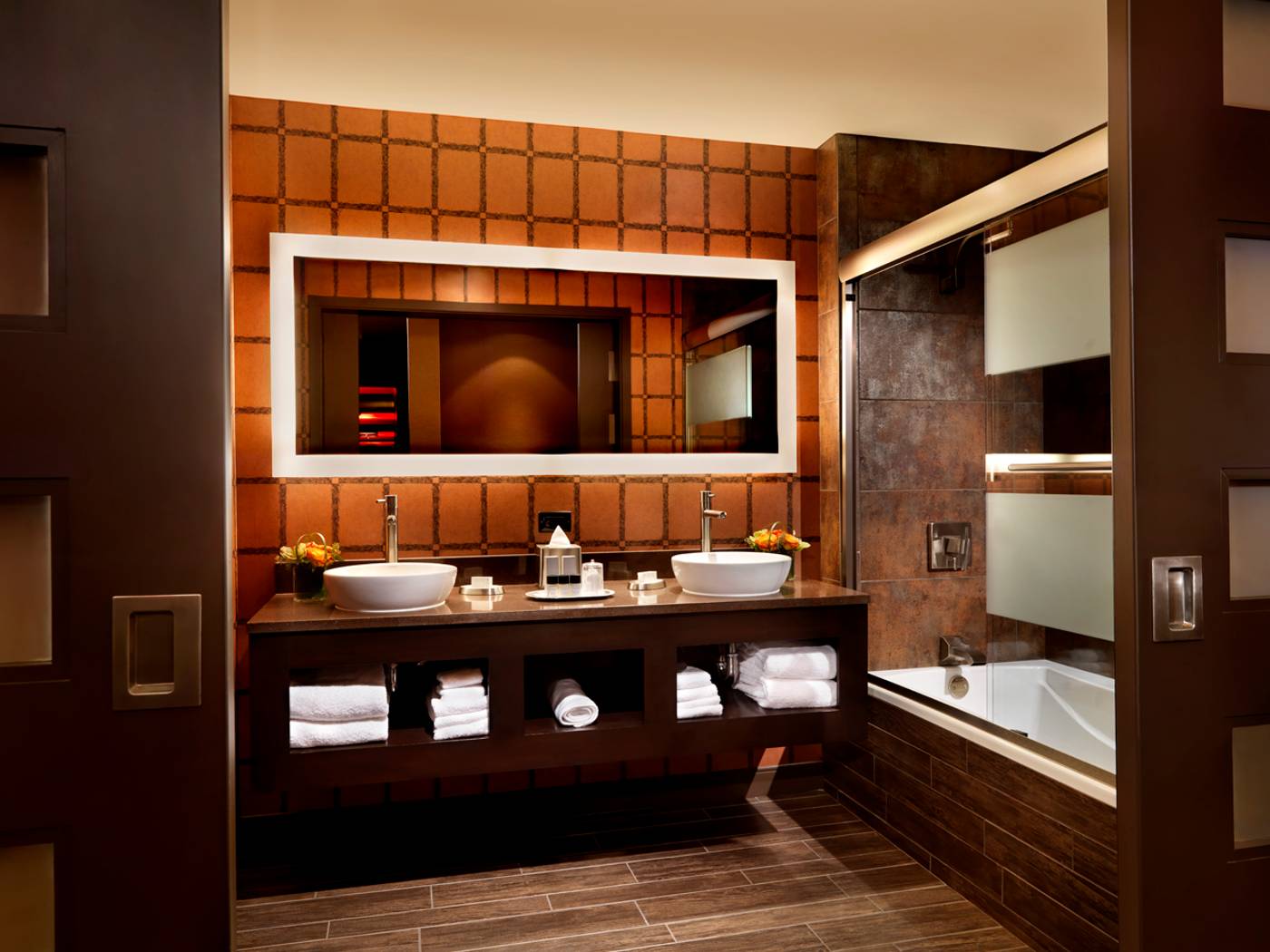 Golden-Nugget-Hotel-Room-20