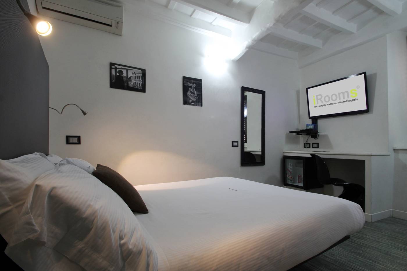 iRooms-Spanish-Steps-Room-9