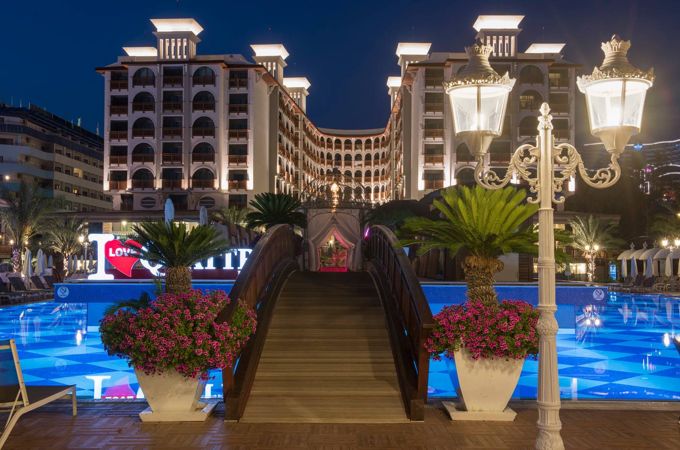 Quattro-Beach-Spa---Resort-Hotel-General-view-15