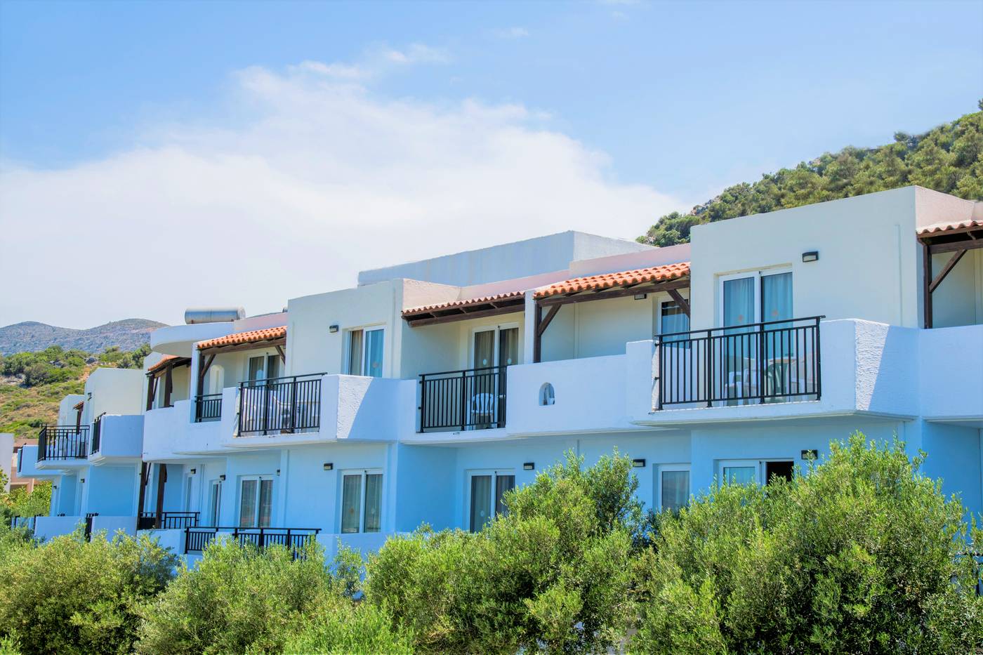 Hotel-Semiramis-Village-General-view-15