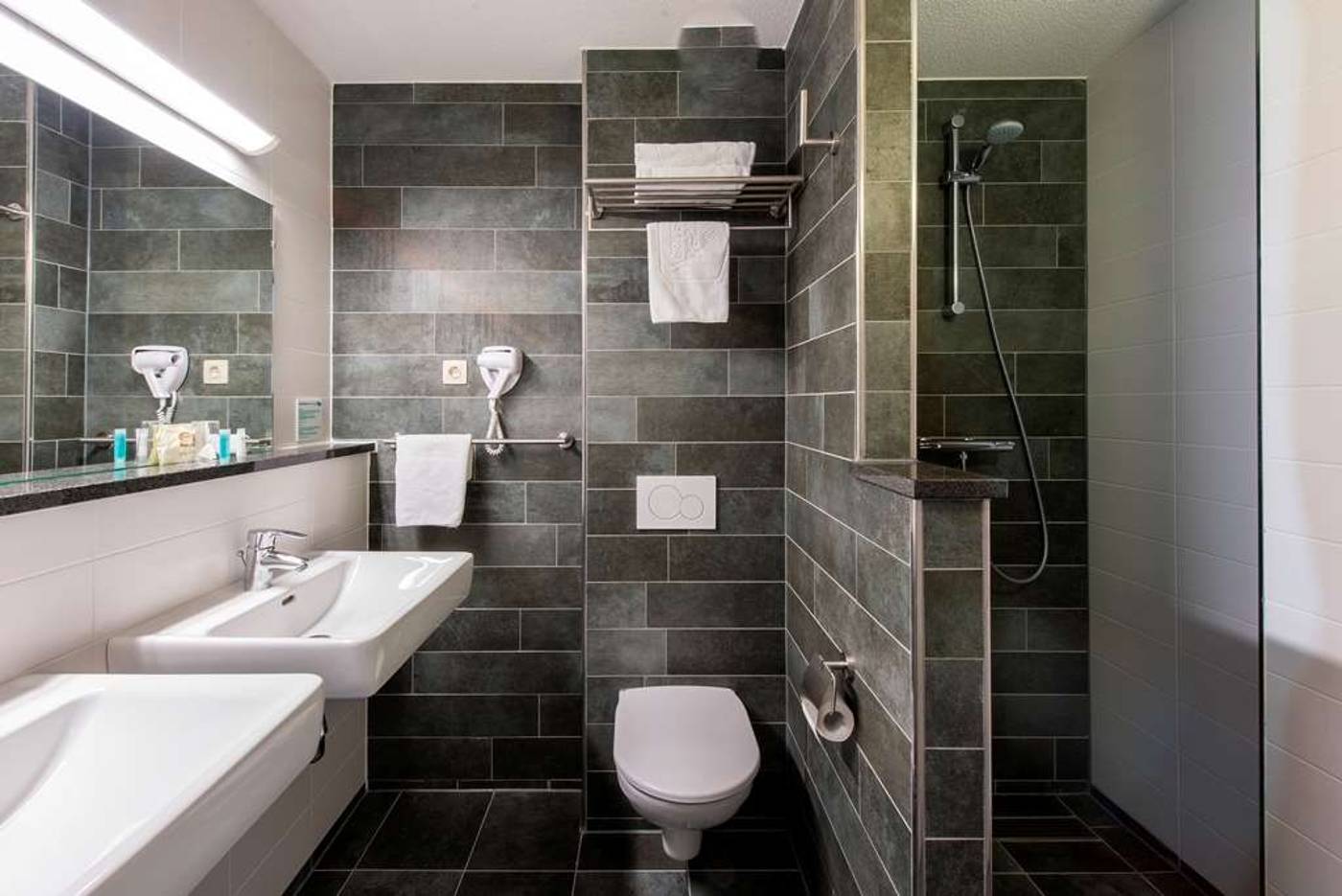 Best-Western-Plus-Amsterdam-Airport-Hotel-Room-16