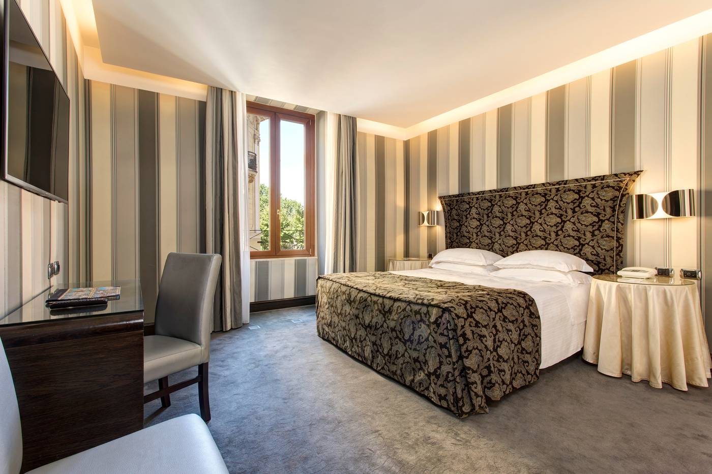 Marcella-Royal-Rooftop-Garden-Room-22