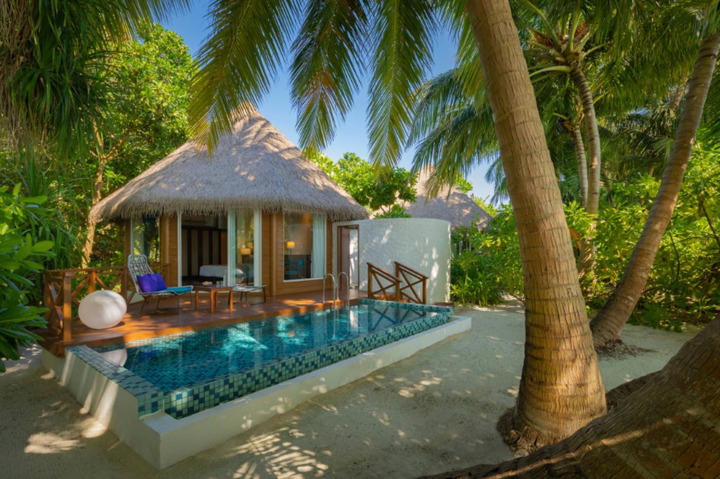 Mercure Maldives Kooddoo Resort 17.09