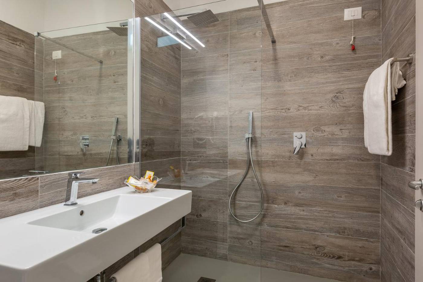 Flamingo-Hotel-Room-48