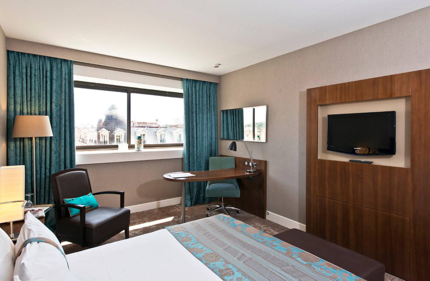 Holiday-Inn-Nice-Room-22