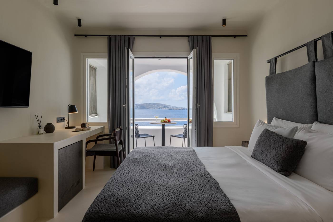 Rocabella-Mykonos-Art-Room-33