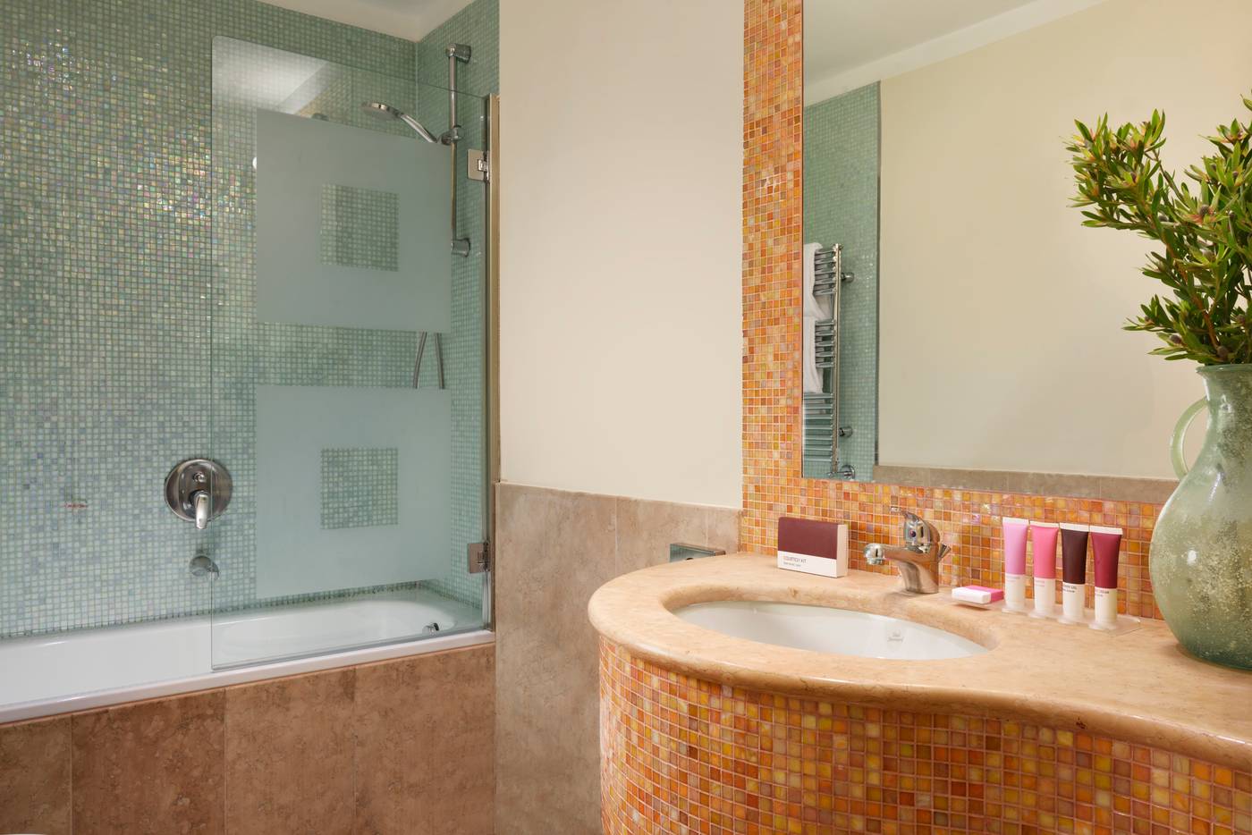 Enterprise-Hotel-Design---Boutique-Room-45