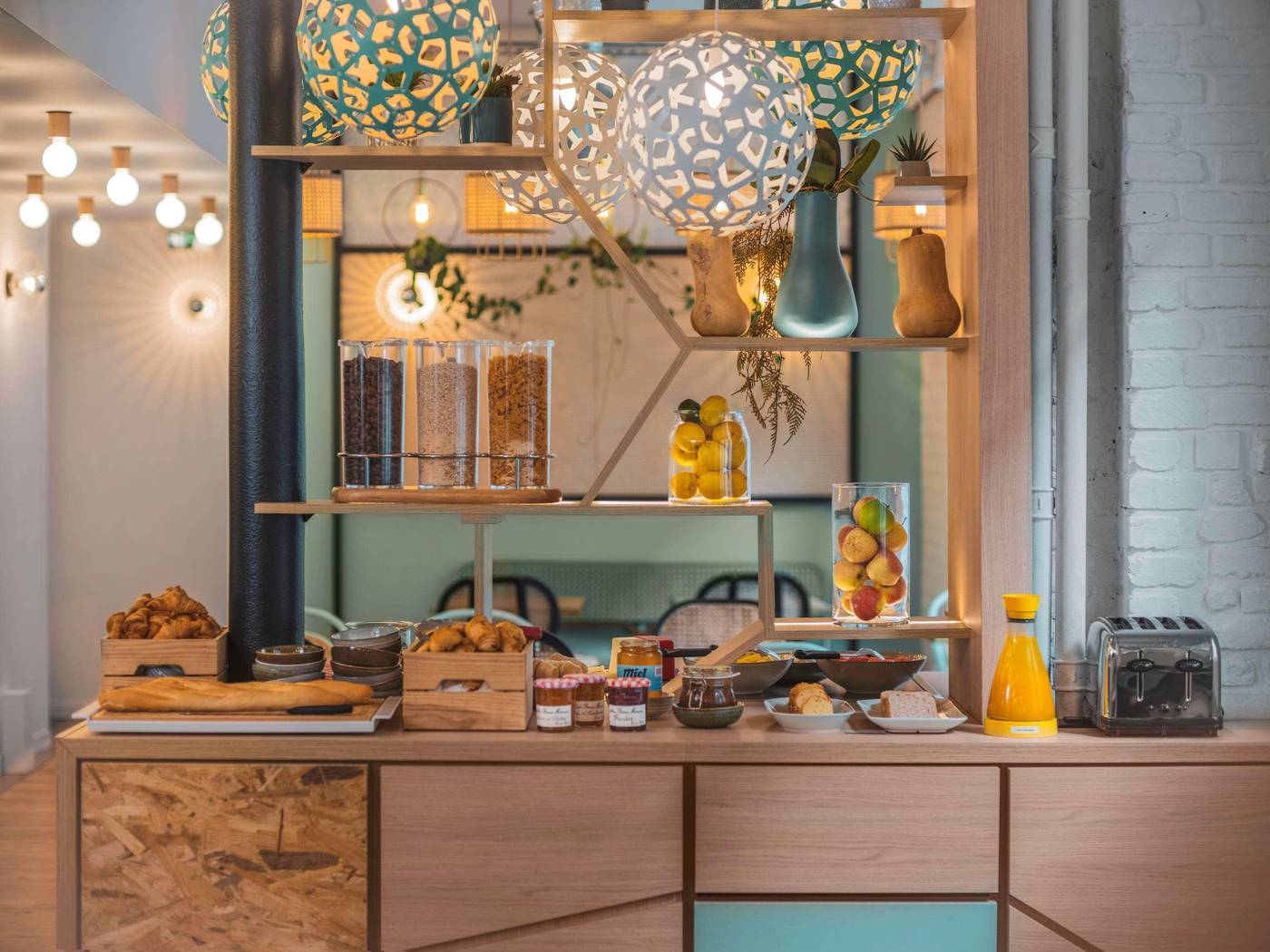 ibis-Styles-Paris-Montmartre-Nord-Restaurant-23