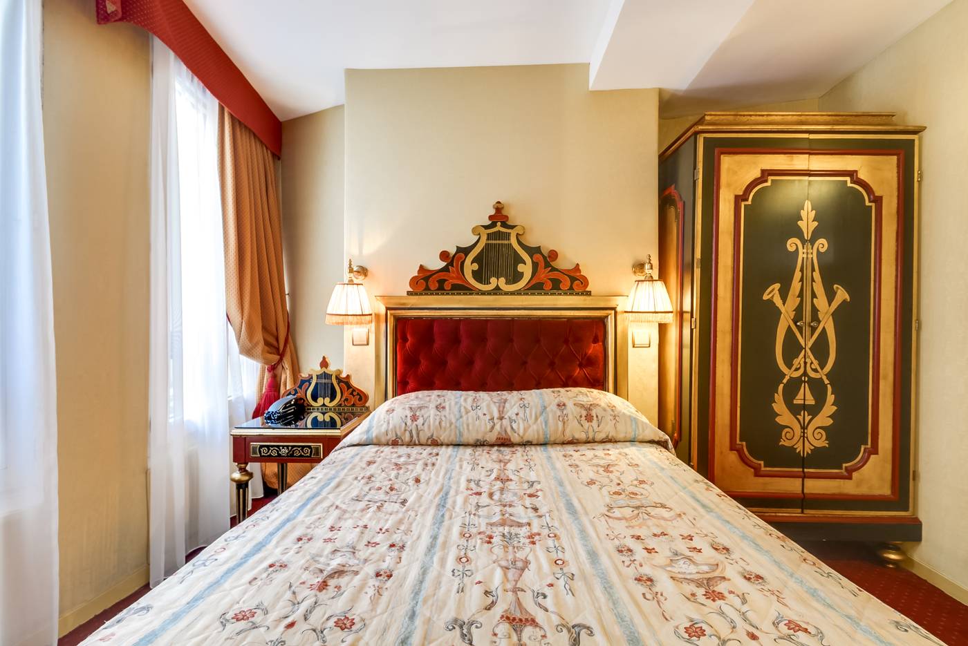 Villa-Opera-Drouot-Room-22