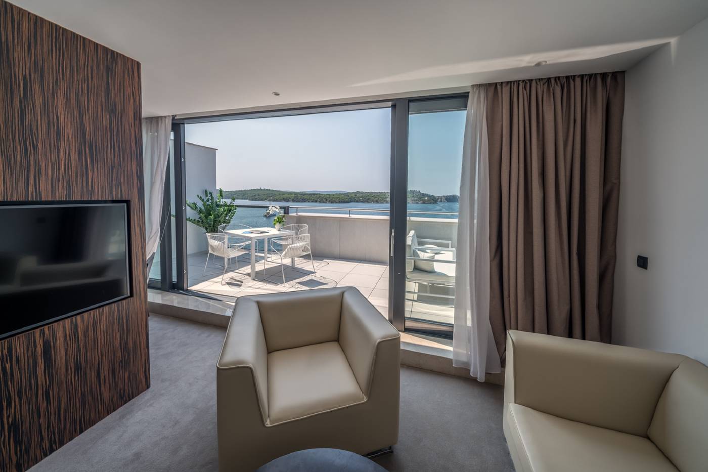 Hotel-Bellevue-Superior-City-Hotel-Room-9