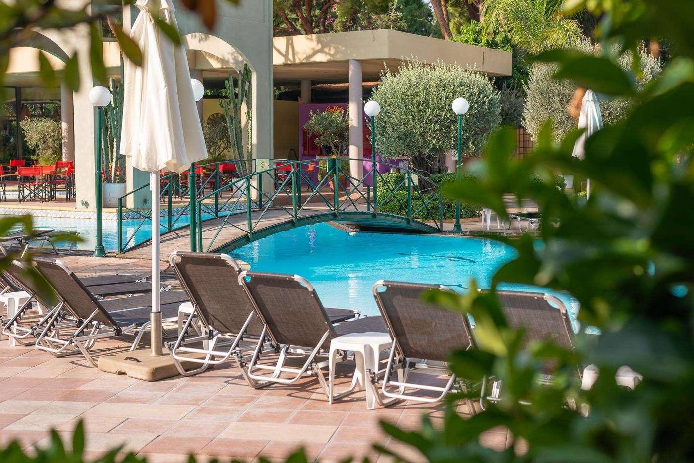 Dionysos-Hotel-Pool-8