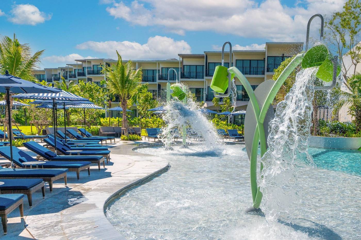 Holiday-Inn-Resort-Phuket-Mai-Khao-Beach-Pool-2