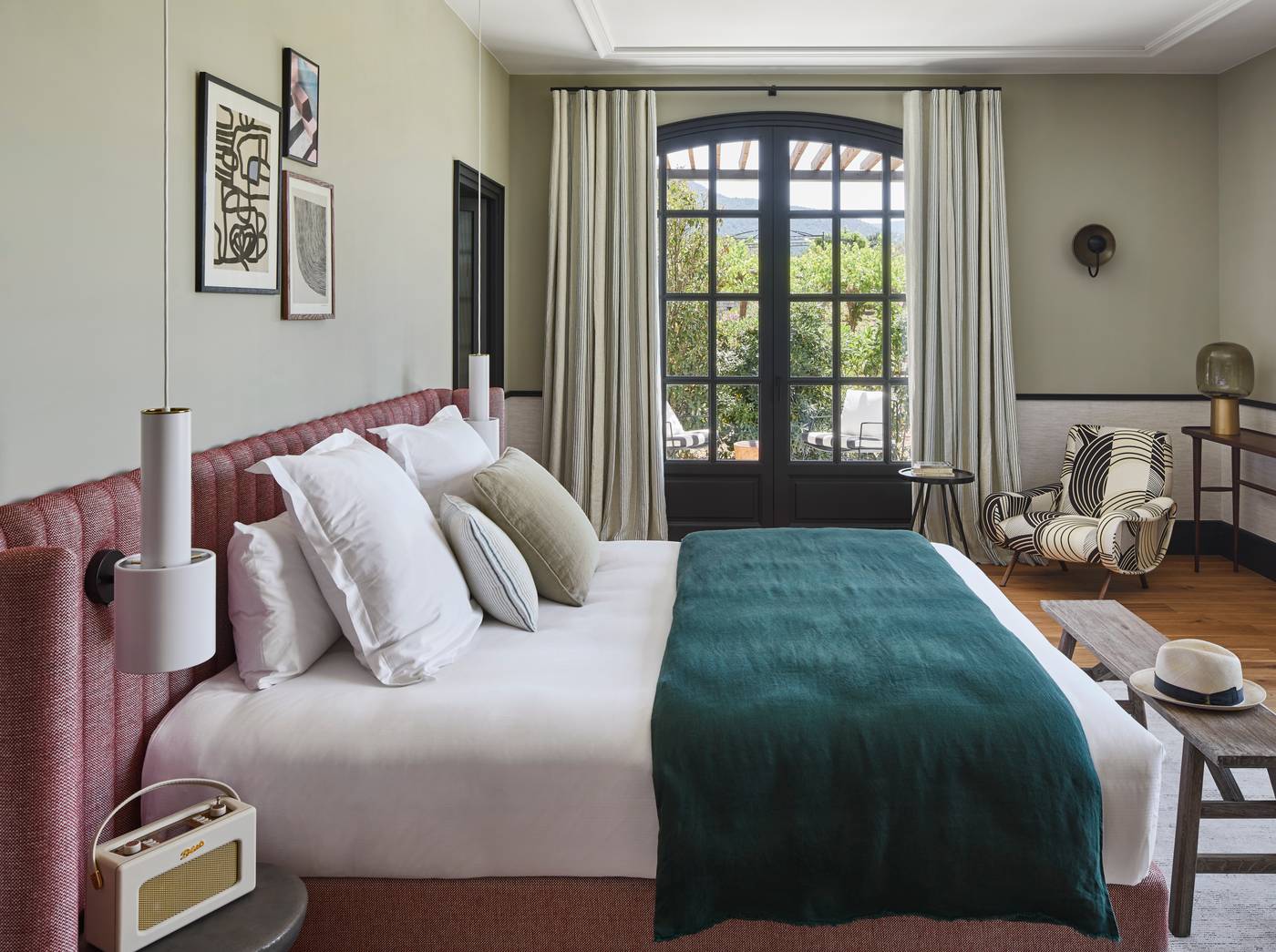 Provence-Ultimate-Room-14