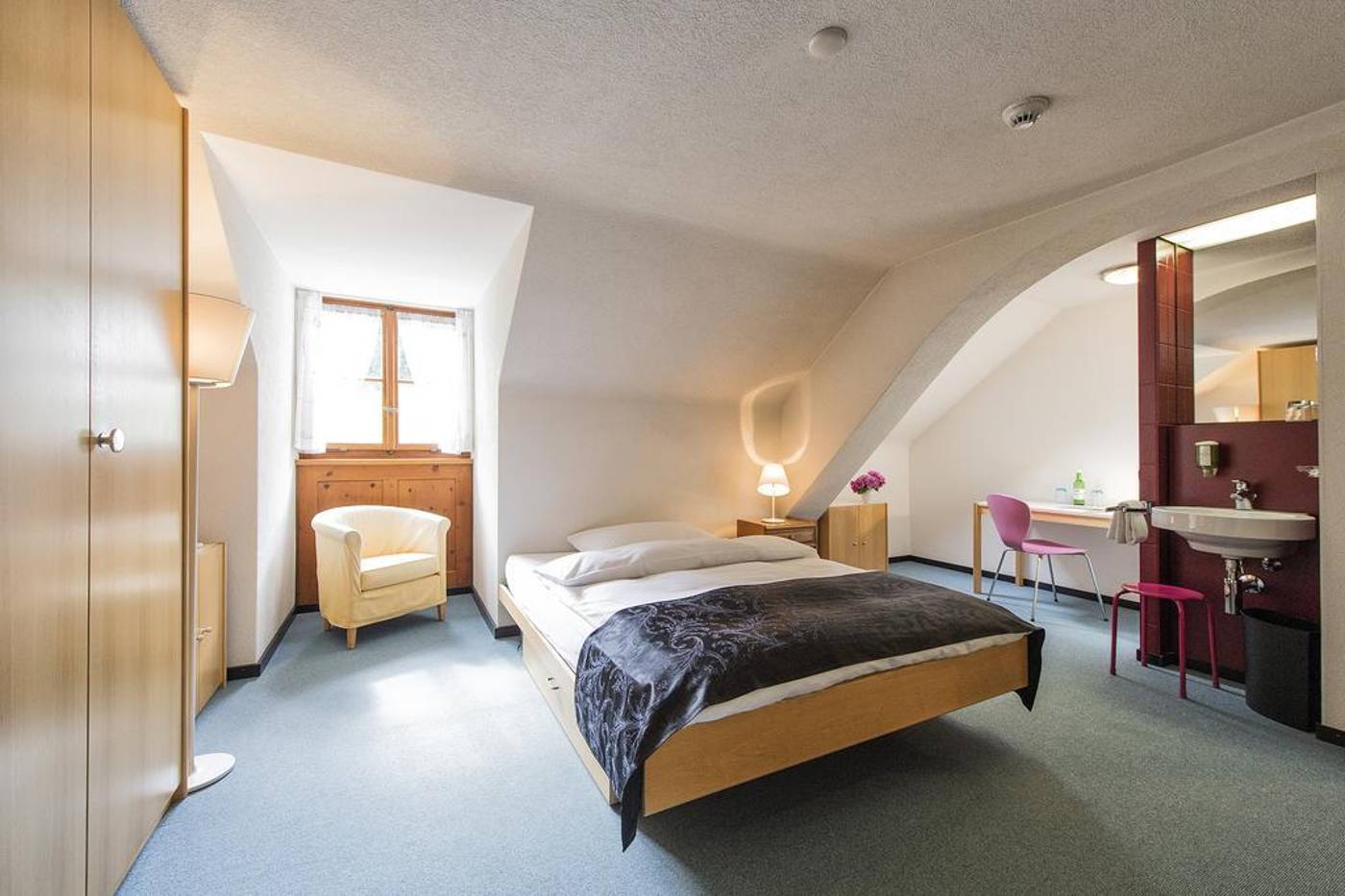 Flora Alpina-Switzerland-VITZNAU -General view-3