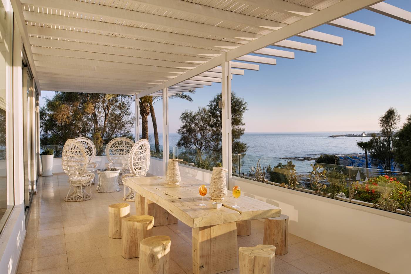 Grecian-Sands-Hotel-Terrace-67