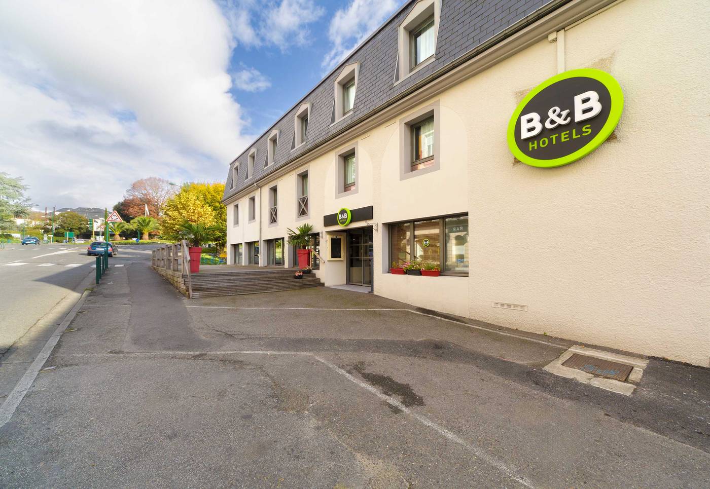 B&B HOTEL Lourdes Centre-France-LOURDES-General view-3