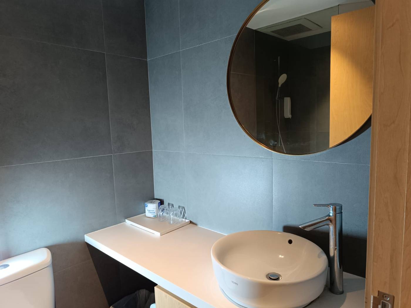 Caritas-Oswald-Cheung-International-House-Room-18