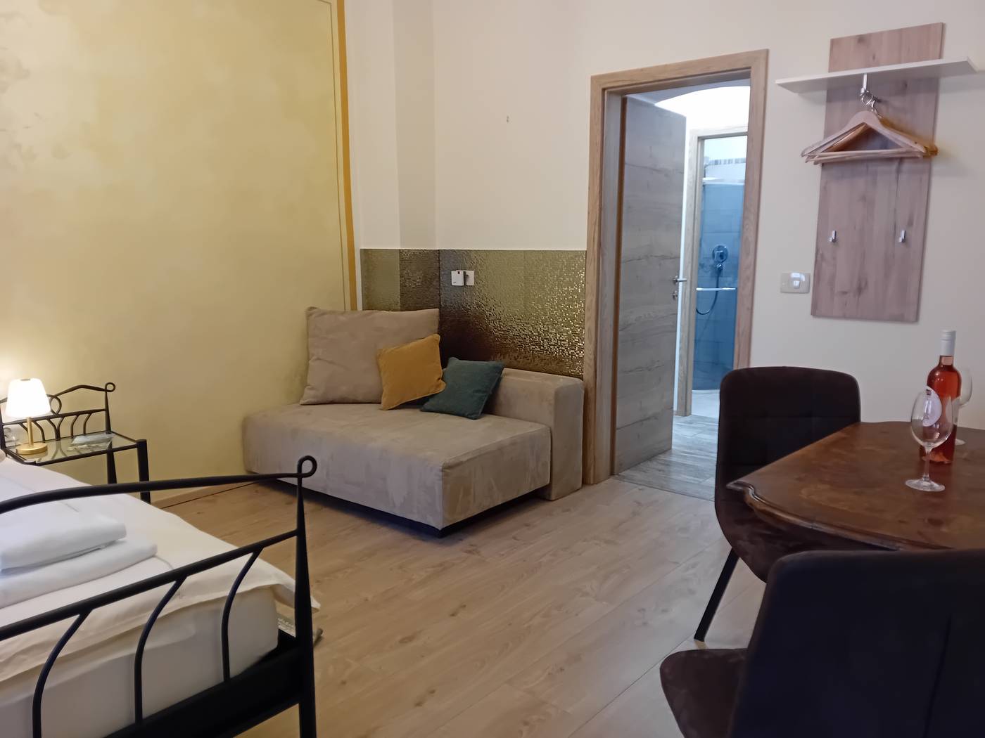 Vila Radolca apartments & rooms-Slovenia-Radovljica-Room-8