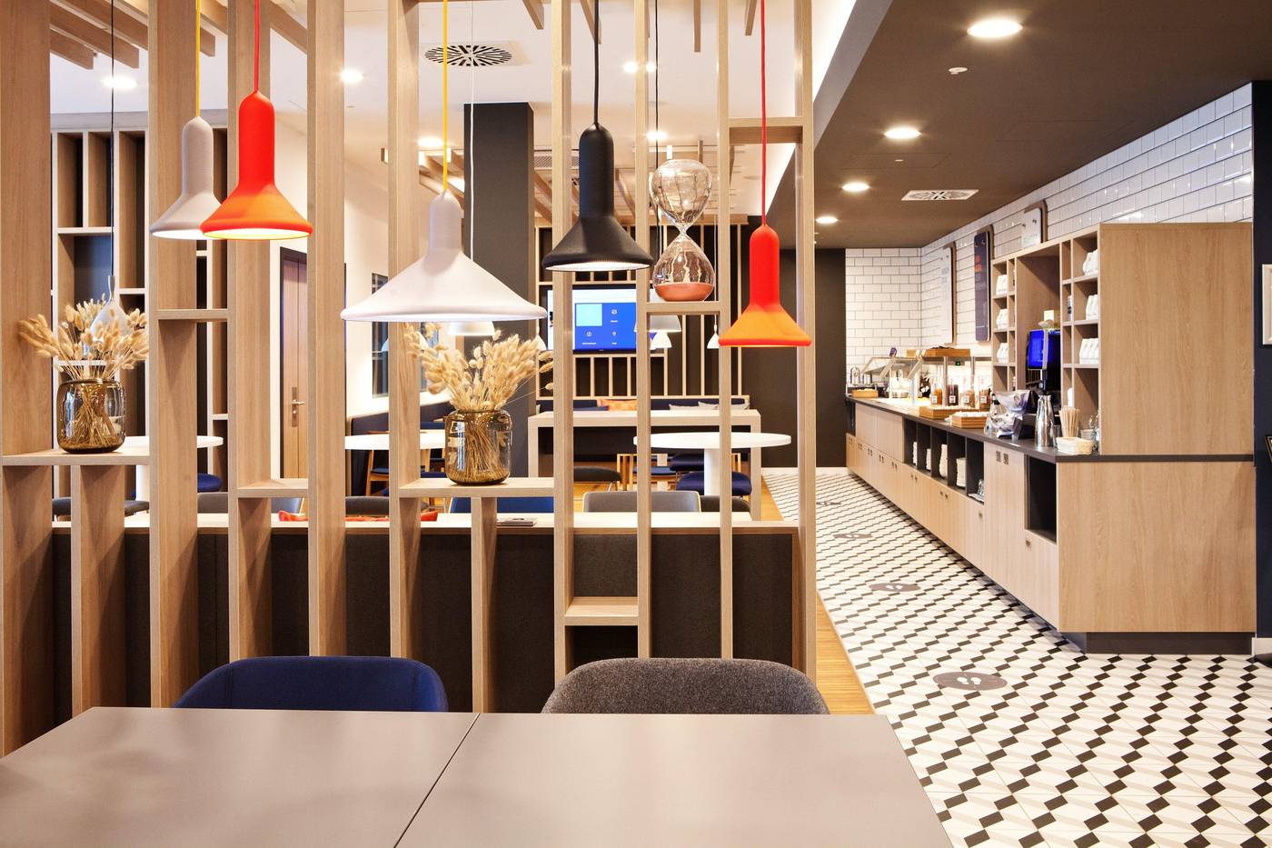 Holiday-Inn-Express-Munich---Olympiapark-Restaurant-19