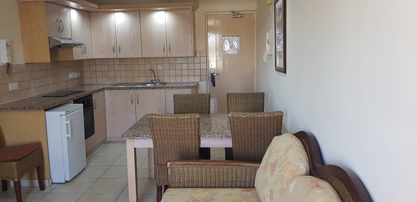 Senator-Hotel-Apartments-Room-18