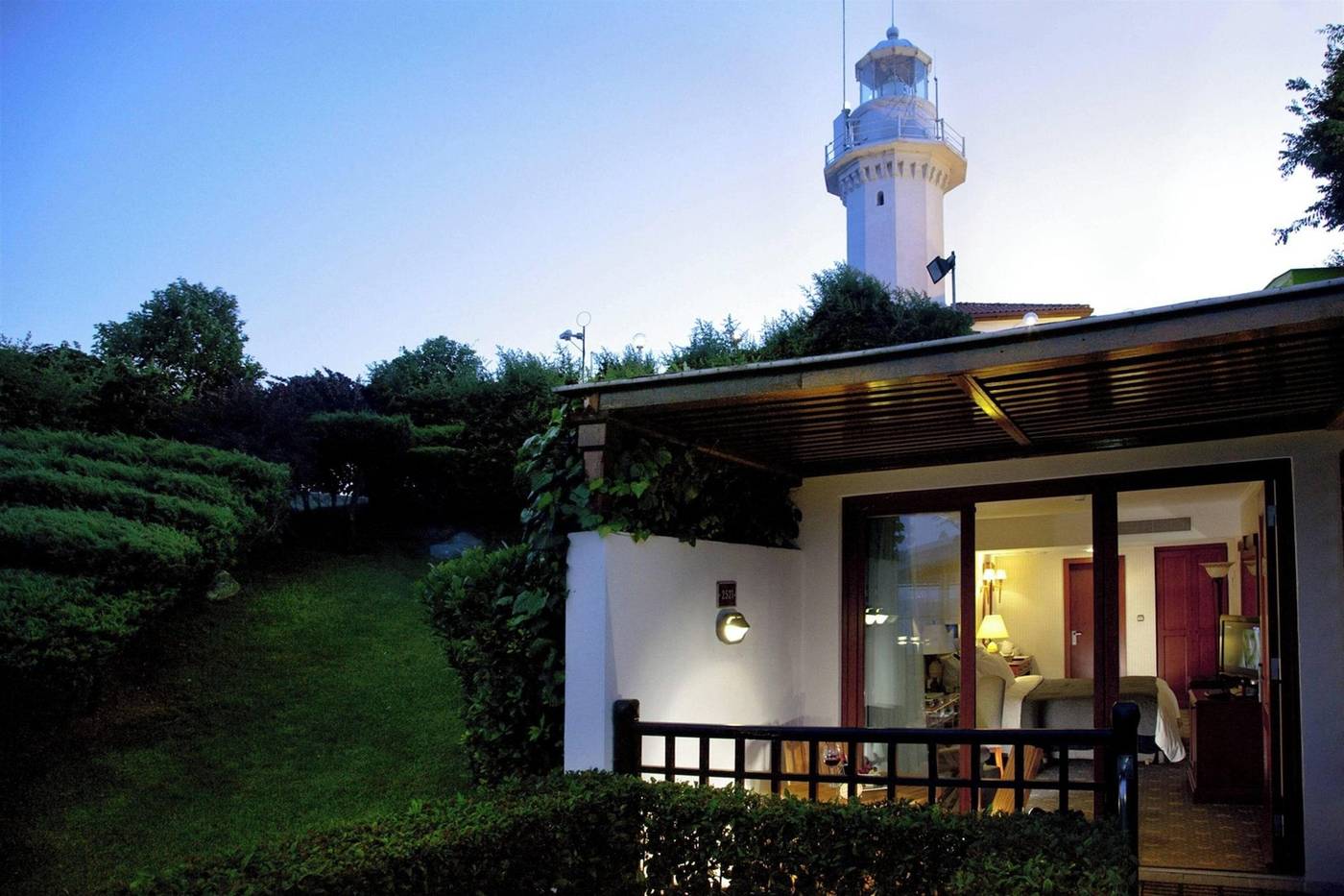 Renaissance-Polat-Istanbul-Room-76