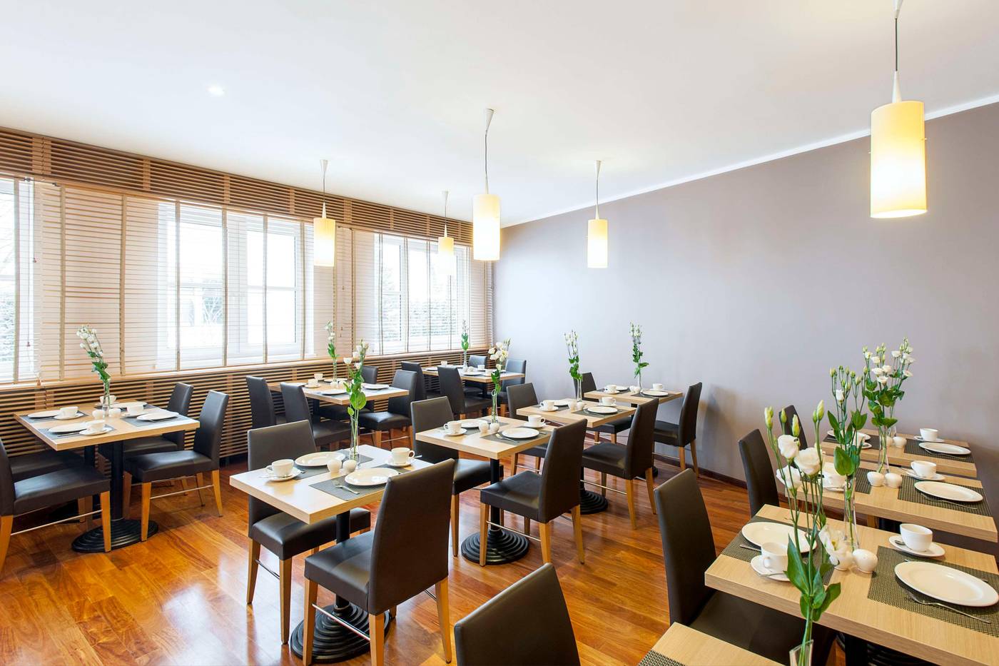 NH-Munchen-Messe-Restaurant-36