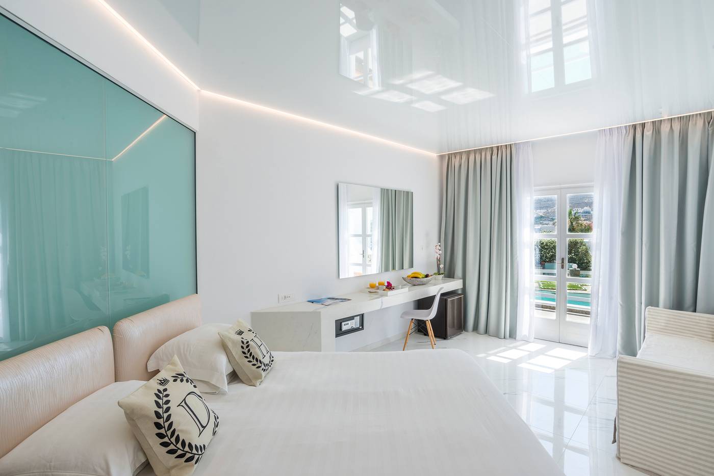 Dionysos-Luxury-Hotel-Mykonos-Room-15