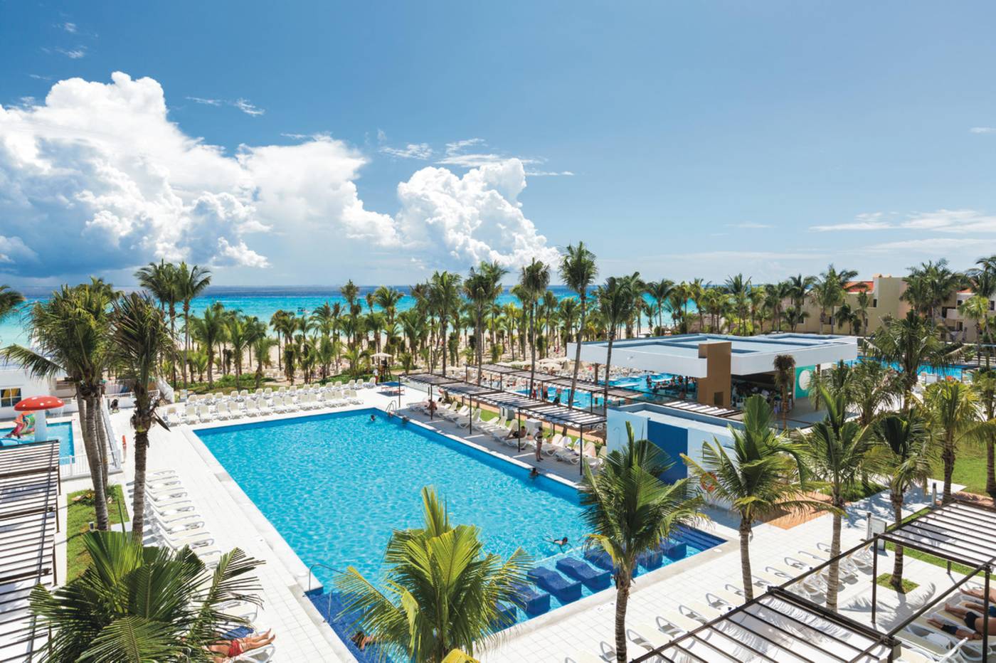 Riu-Playacar-All-Inclusive-Pool-3