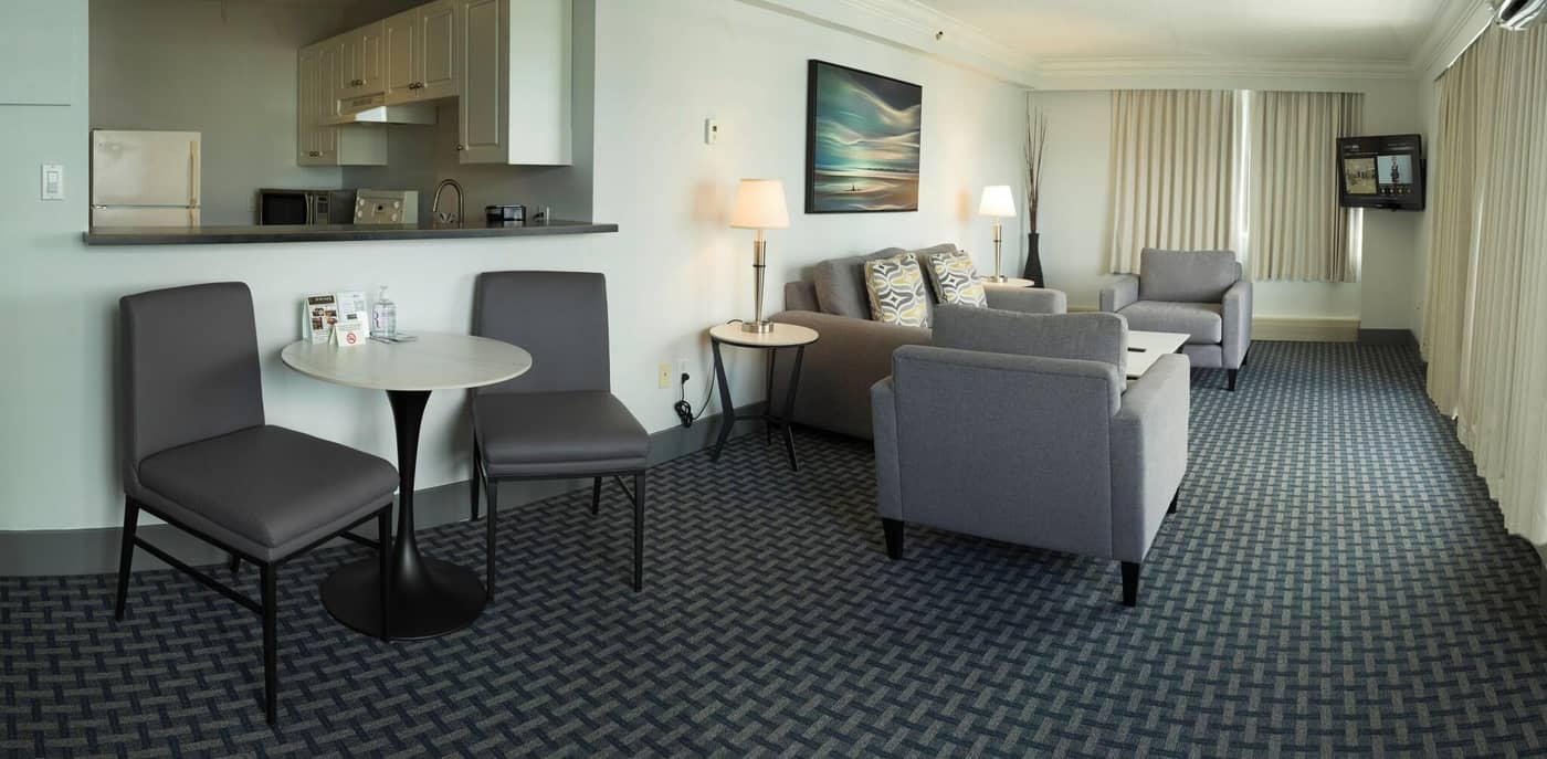 Century-Plaza-Hotel---Spa-Vancouver-Room-58