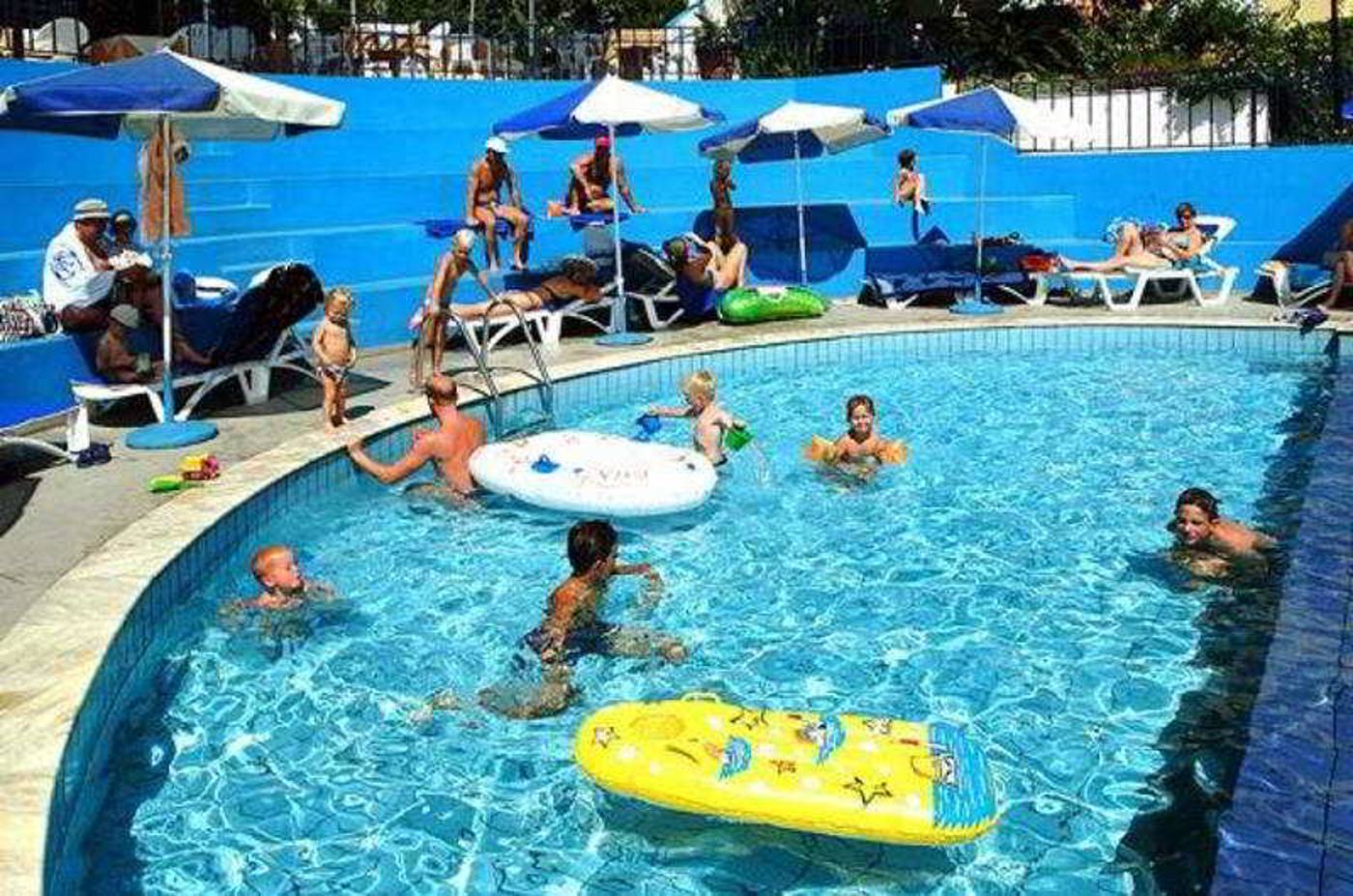 Alexander-House-Hotel-Pool-8